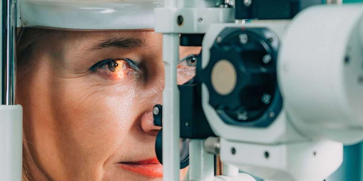 Age-Related Macular Degeneration (AMD) Therapeutics Market Expected to Expand at a Steady 2022-2030