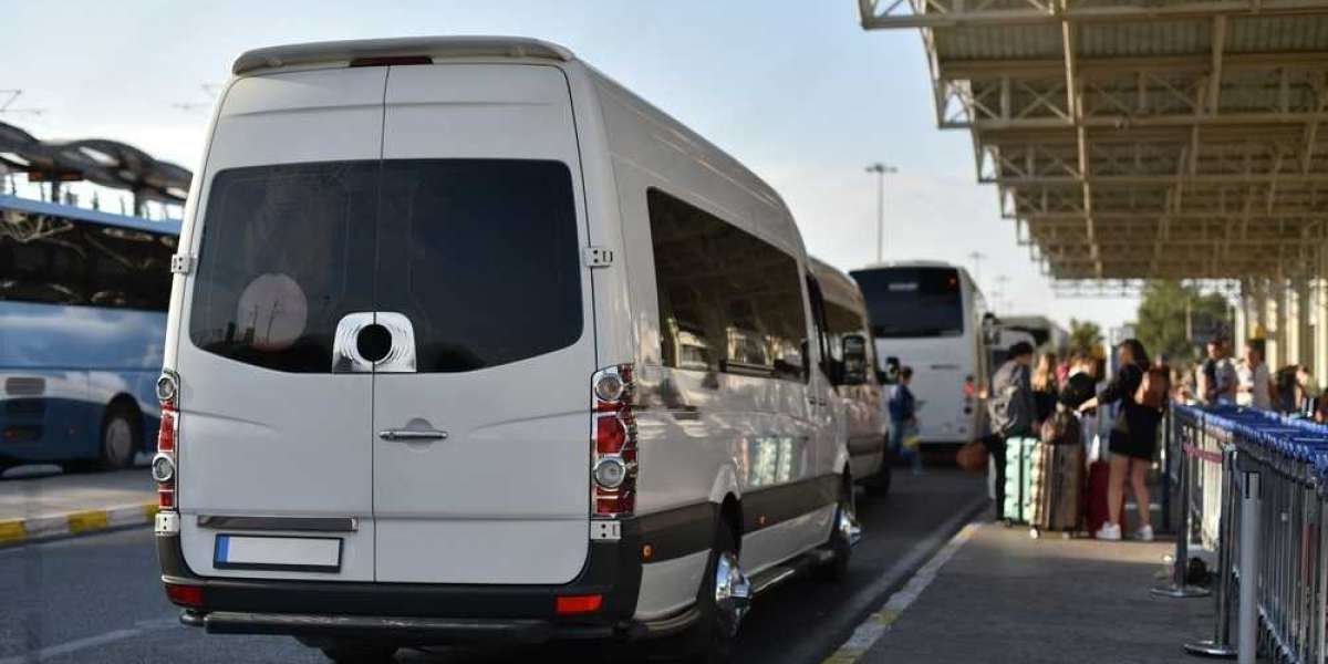 Top 5 Tips for Choosing the Right Airport Shuttle Service