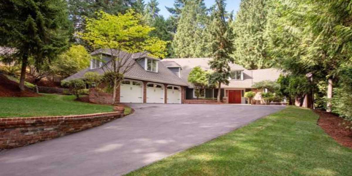 Exploring the Real Estate Market in McKenzie River and Florence: Houses for Sale and Why You Need a Reliable Agent