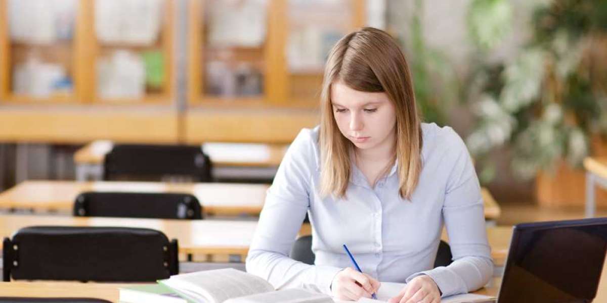 6 Strategies to Write College Essays | Step-By-Step Guide