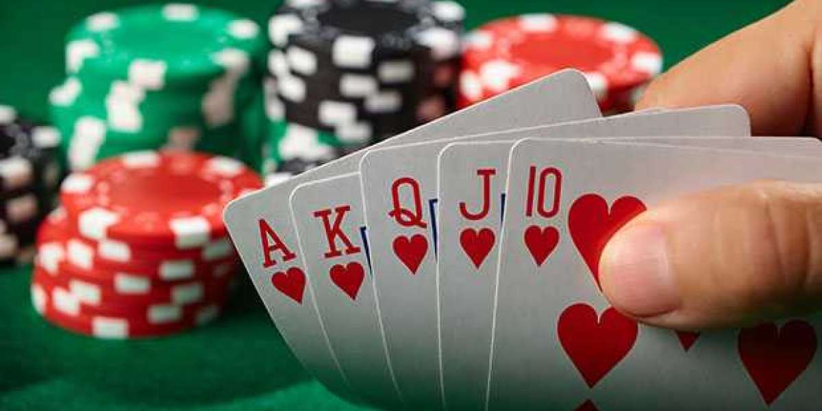 Vì sao Poker không phải là một game bài đỏ đen?