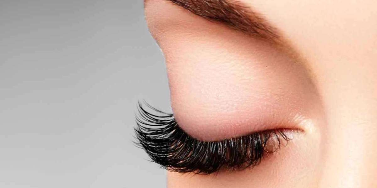 Eyelash Extensions: Enhance Your Natural Beauty
