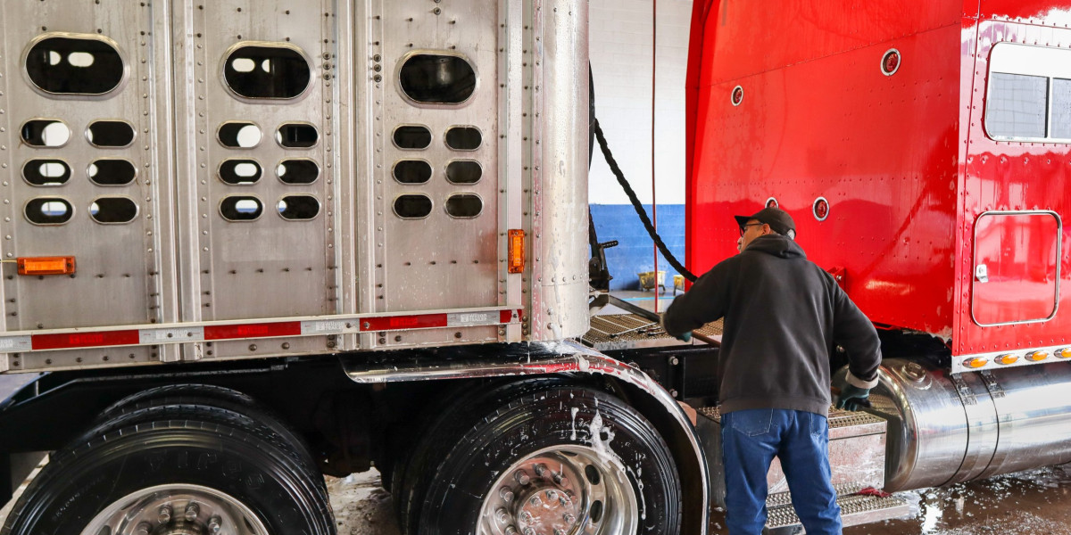 Truck Cleaning Services Near Me: Elevate Your Fleet's Cleanliness Locally
