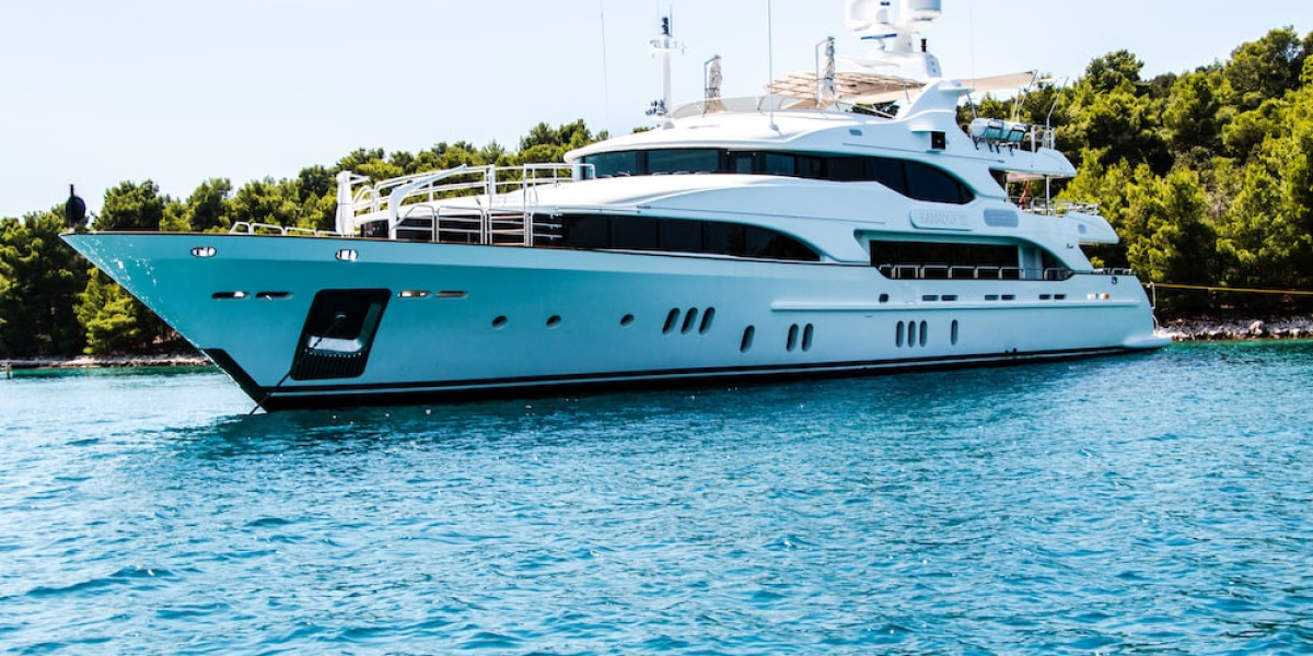 Indulge in Extravagance: How to Make the Most of Yacht Rental Miami