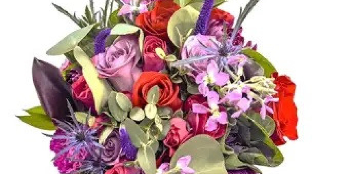 Floral Fantasia: Elevating Your Wedding with Exquisite Flower Arrangements