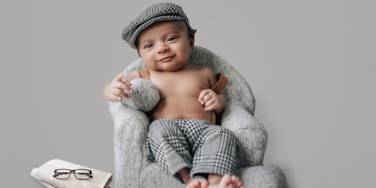 Can I Request Specific Poses or Themes for My Newborn Photography